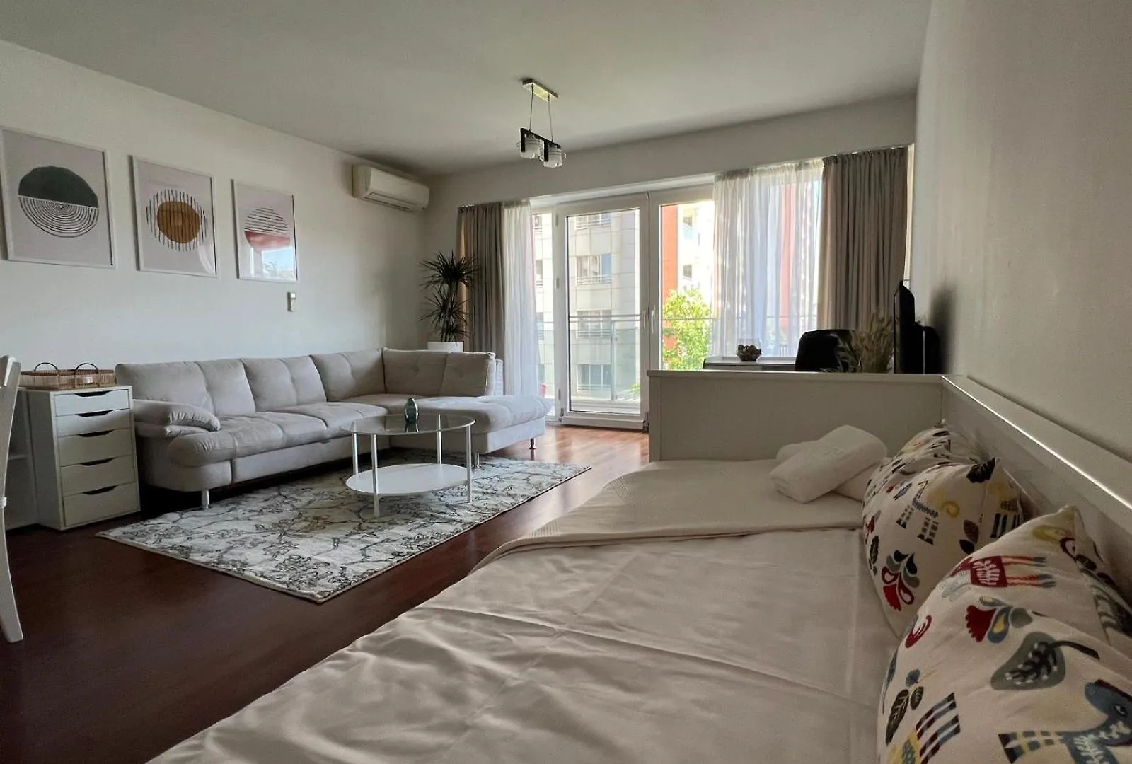 Central City Oasis - Incity Bucarest Apartamento